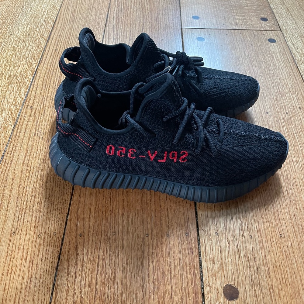 Yeezy Boost 350 V2 BRED Size: 9 NWT and Box
